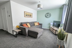 2BR-Gayton Apt-FREE Parking-WiFi-Full Kitchen-Workers